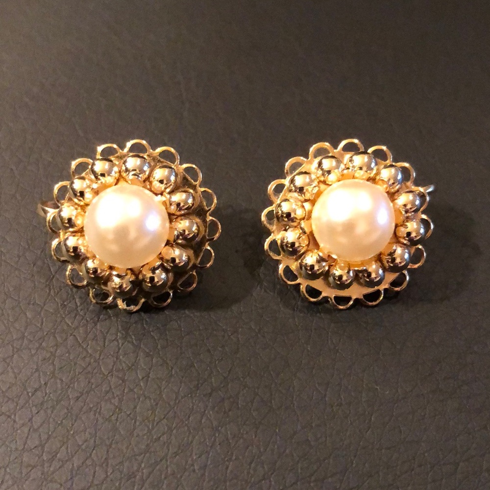 Vintage Faux Pearl Gold Tone Clip Earrings EUC